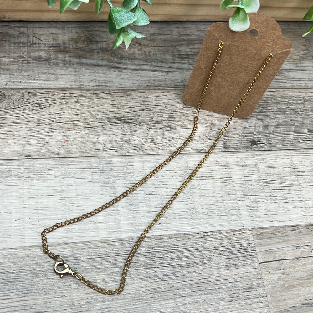 Natural Shell Wrapped Pendant Necklace - Picture 5 of 9